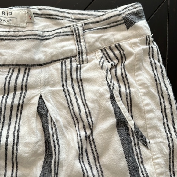 Lightweight Torrid blue gray and white stripe shorts! - Picture 2 of 5